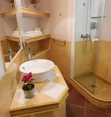 Rural Sefardi, Barrio Judio De Apartment